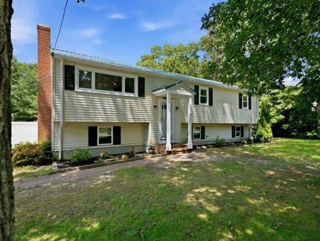 House for sale in Manomet, Massachusetts