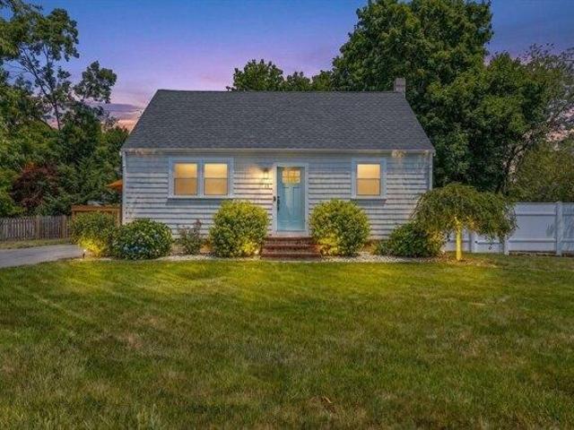 House for sale in Manomet, Massachusetts