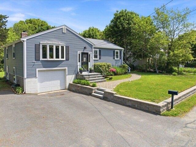 House for sale in Manomet, Massachusetts