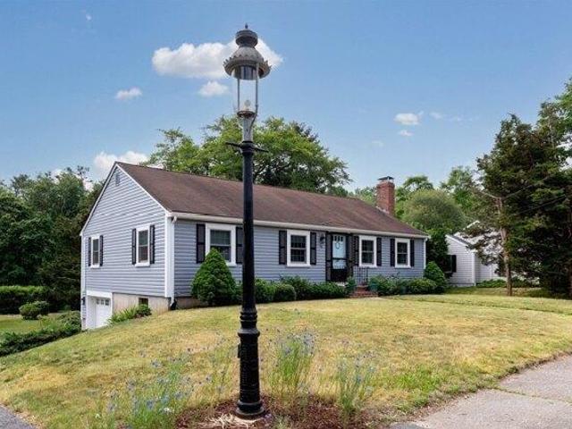 House for sale in Manomet, Massachusetts