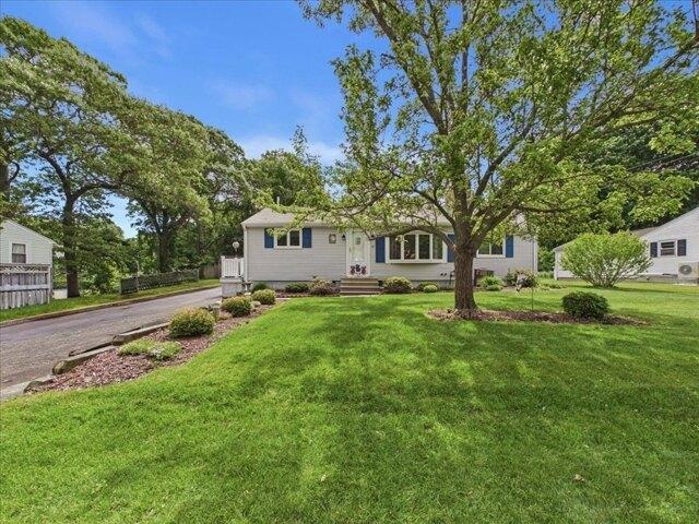 House for sale in Manomet, Massachusetts