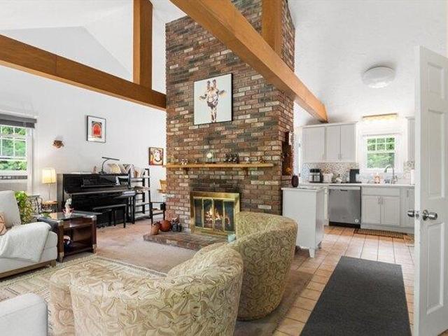 House for sale in Manomet, Massachusetts