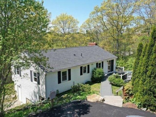 House for sale in Manomet, Massachusetts