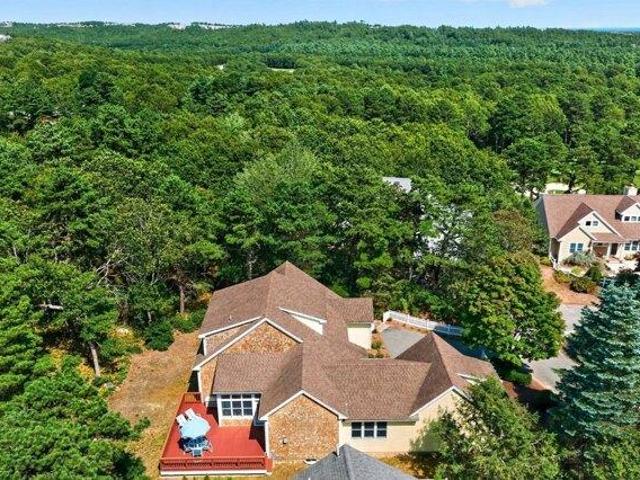 House for sale in Manomet, Massachusetts