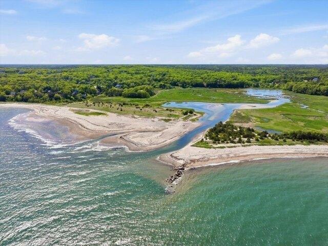 House for sale in Manomet, Massachusetts