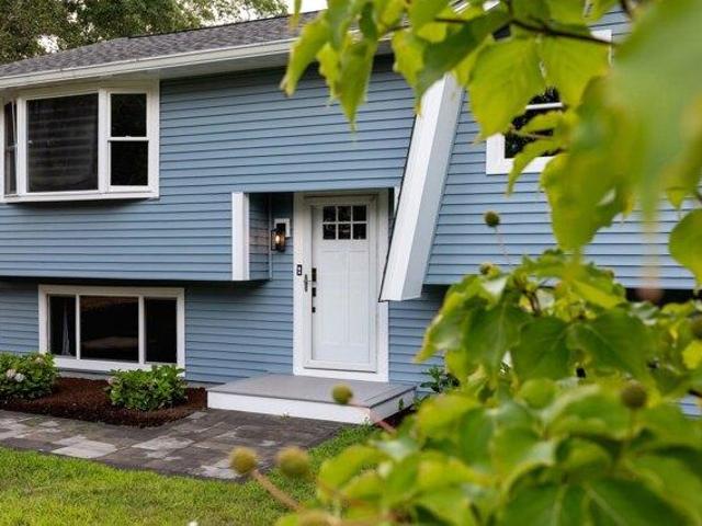 House for sale in Manomet, Massachusetts
