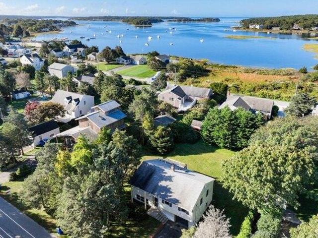 House for sale in Pocasset