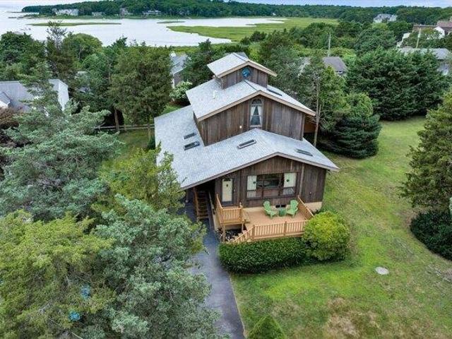 House for sale in Pocasset