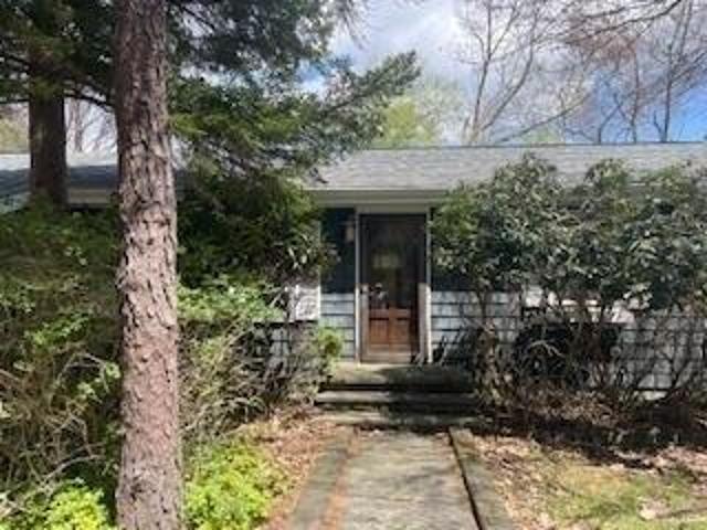 House for sale in Pocono Summit