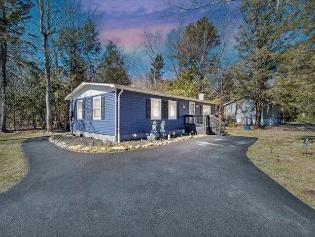 House for sale in Pocono Summit