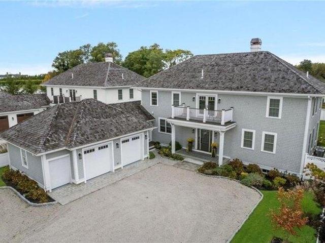 House for sale in Portsmouth, Rhode Island