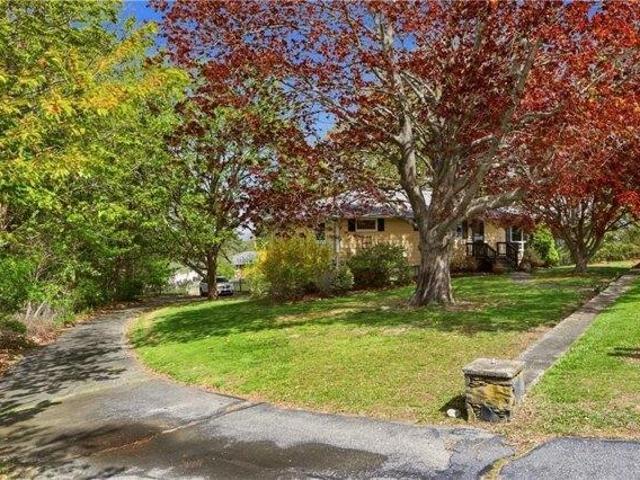 House for sale in Portsmouth, Rhode Island