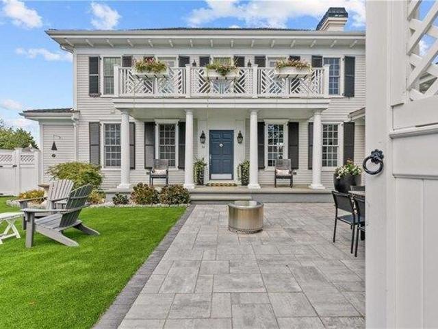 House for sale in Portsmouth, Rhode Island