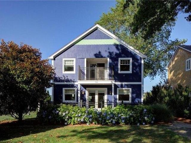 House for sale in Portsmouth, Rhode Island