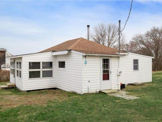 House for sale in Portsmouth, Rhode Island