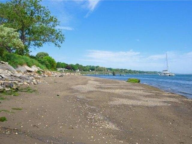 House for sale in Portsmouth, Rhode Island