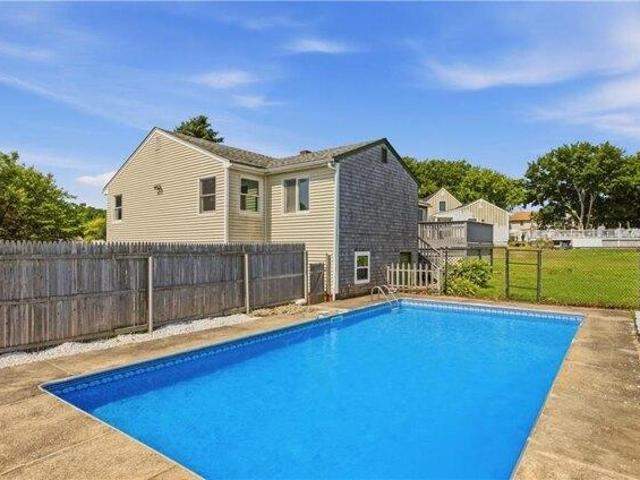 House for sale in Portsmouth, Rhode Island