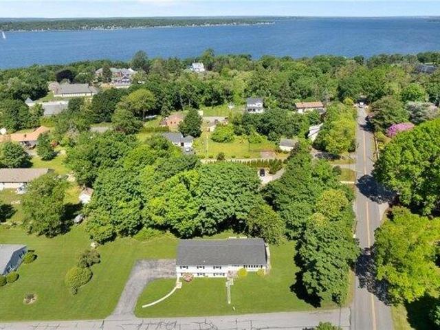 House for sale in Portsmouth, Rhode Island