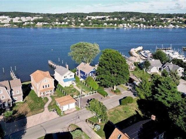 House for sale in Portsmouth, Rhode Island