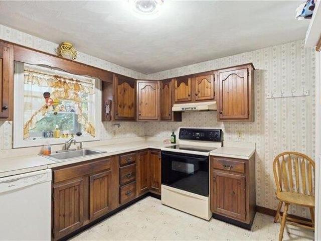 House for sale in Portsmouth, Rhode Island