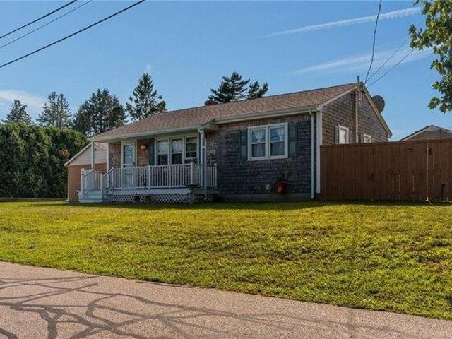 House for sale in Portsmouth, Rhode Island