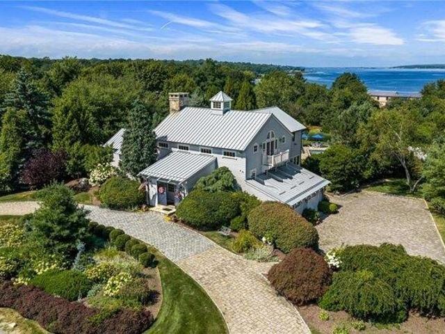 House for sale in Portsmouth, Newport County