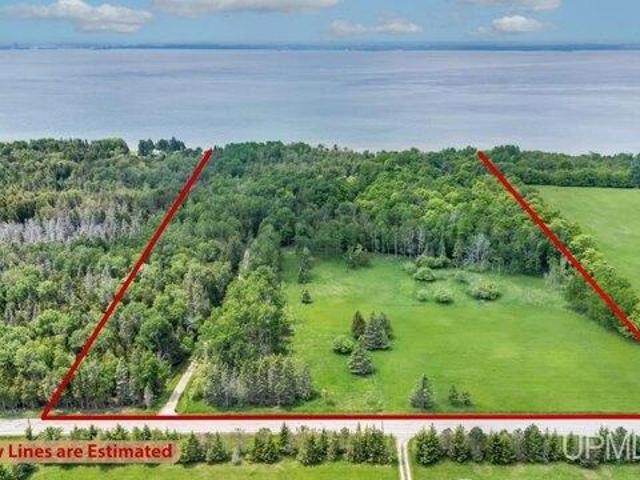 House for sale in Rapid River, Michigan