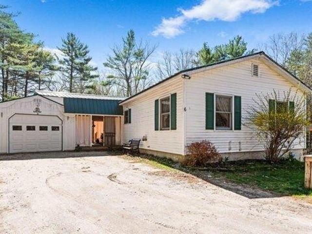House for sale in Raymond, Maine
