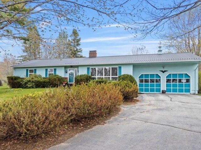 House for sale in Raymond, Maine
