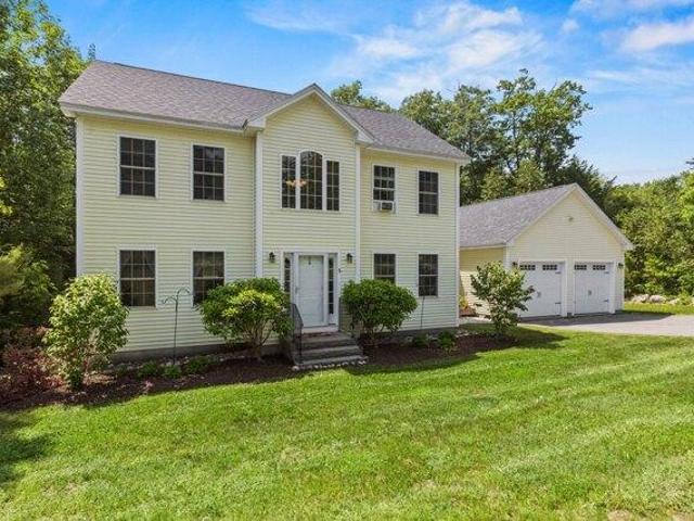 House for sale in Raymond, Maine