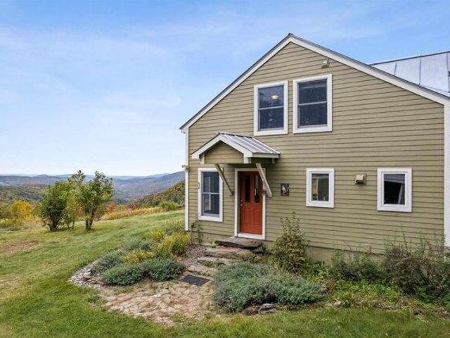 House for sale in Reading, Windsor County