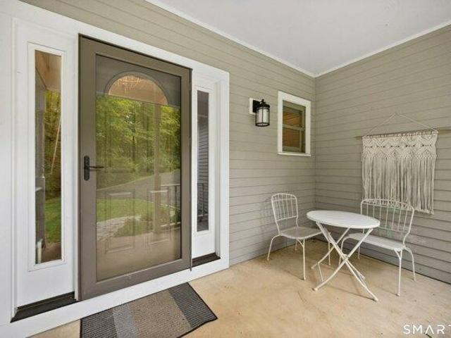 House for sale in Boston, Redding