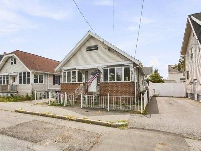 House for sale in Point of Pines, Revere