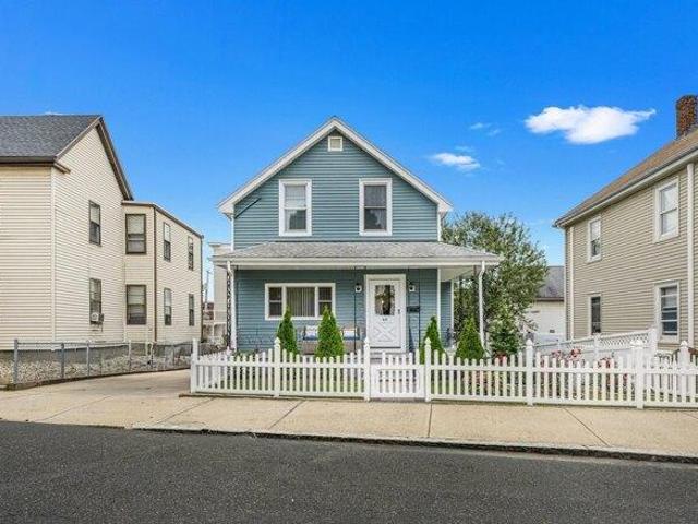 House for sale in Beachmont Square, Revere