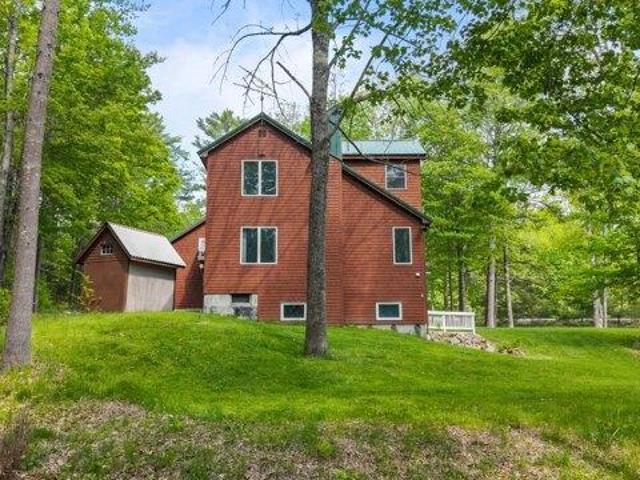 House for sale in Richmond, Maine