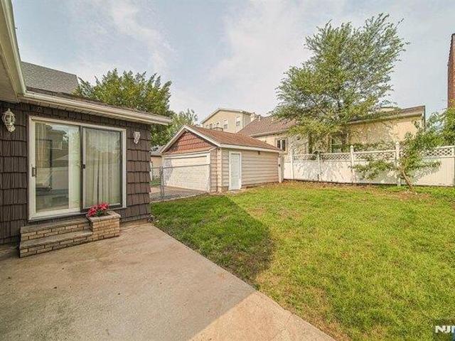 House for sale in Ridgefield, New Jersey