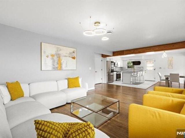 House for sale in Morsemere, Ridgefield