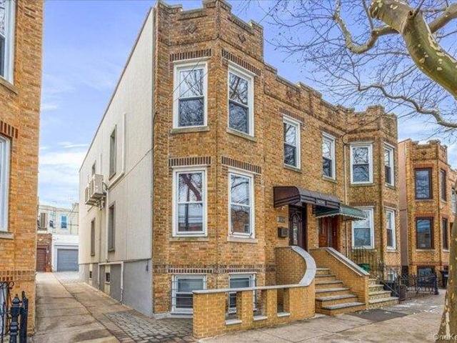 House for sale in Queens, Arverne