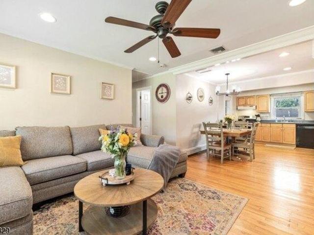 House for sale in Erskine, Ringwood