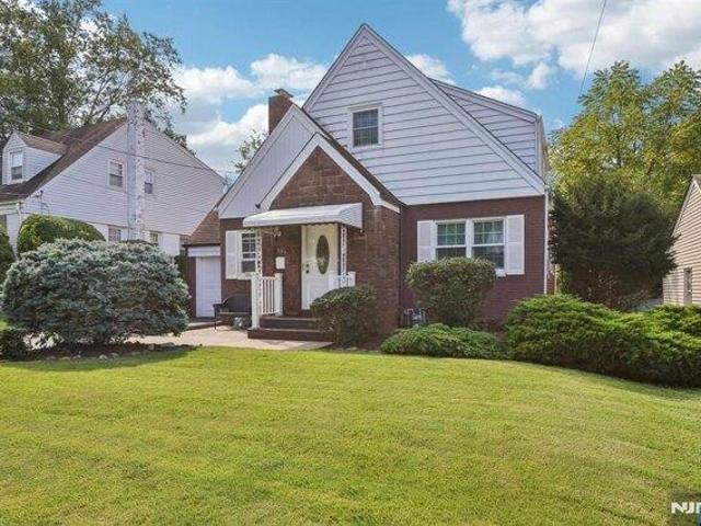 House for sale in River Edge, New Jersey