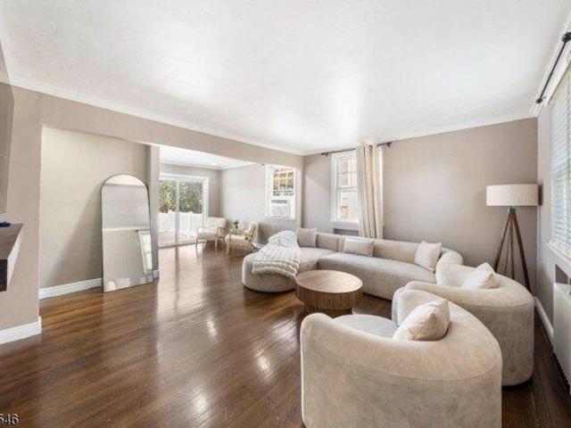 House for sale in Rochelle Park, New Jersey