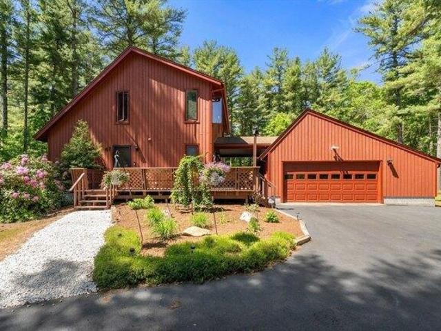 House for sale in Rochester, Massachusetts