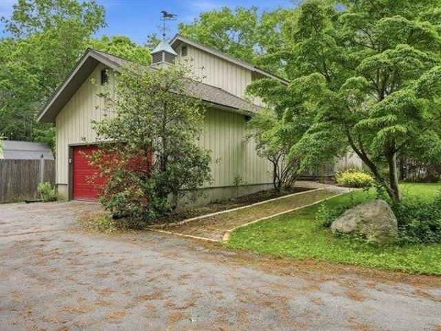 House for sale in Rochester, Massachusetts