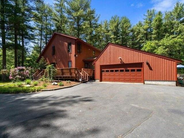 House for sale in Rochester, Massachusetts