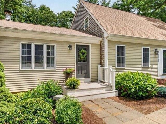 House for sale in Rochester, Massachusetts