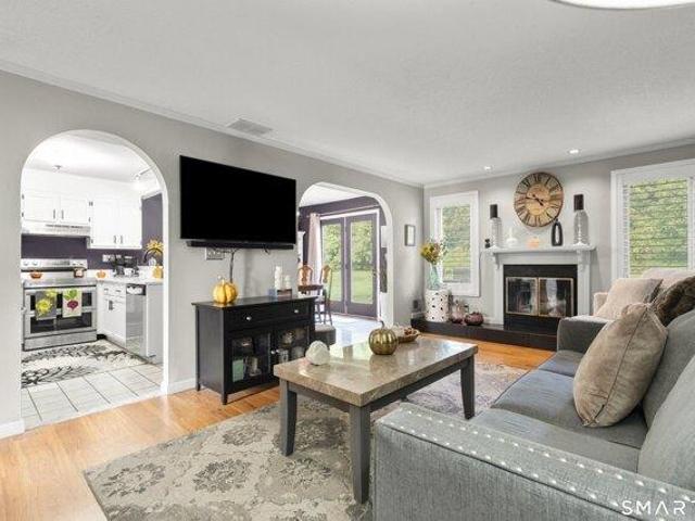House for sale in The Oaks Condominiums, Rocky Hill