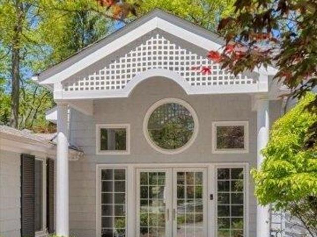 House for sale in Roseland, New Jersey