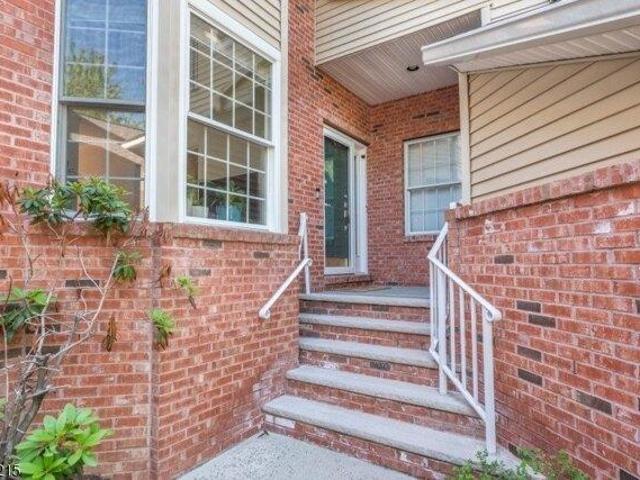 House for sale in Roseland, New Jersey