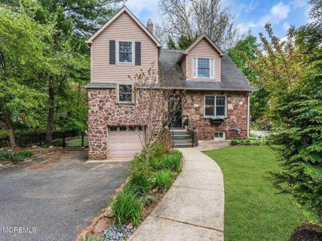 House for sale in Roseland, New Jersey
