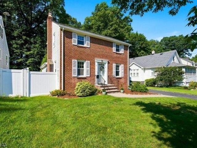 House for sale in Roseland, Essex County